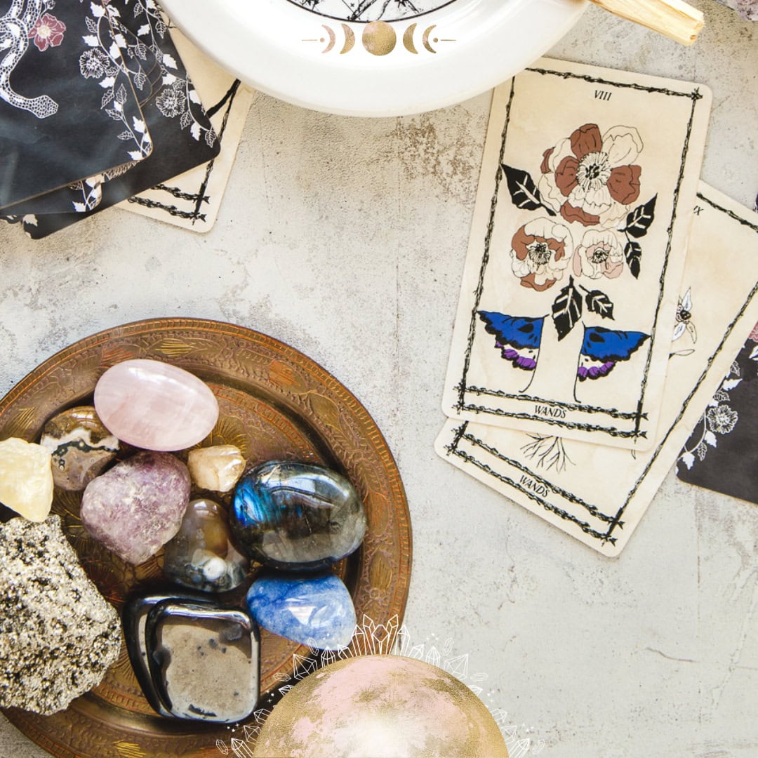 10 Best Crystals for Tarot & Oracle Card Readings